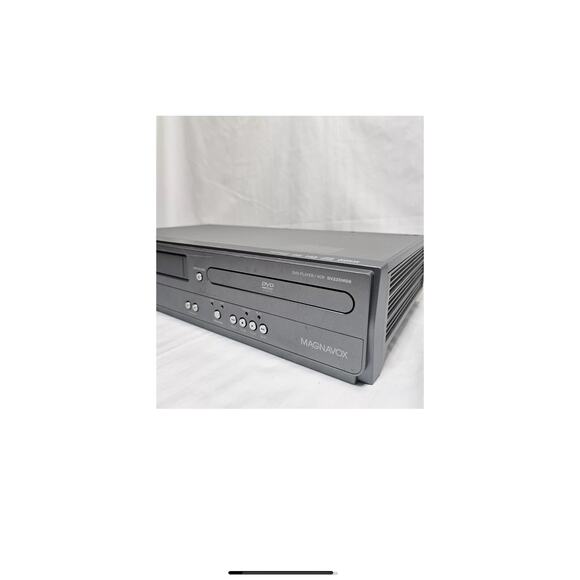 Magnavox DVD/VCR Recorder Combo DV225MG9 VHS DVD Player No Remote Tested! - Picture 2 of 7